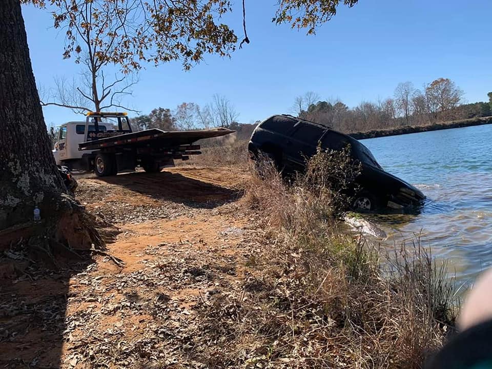 Second vehicle of 2019 pulled from Dumas Lake Tippah News