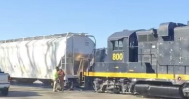 Train derails in Blue Mountain on Monday morning Train derails in Blue Mountain on Monday morning