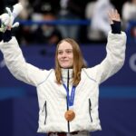 Corinne Stoddard wins bronze, ends U.S. women's Olympic short-track drought Corinne Stoddard breaks US women's Olympic short track medal drought with bronze win at Winter Games