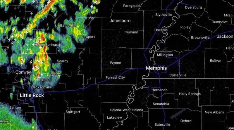 Thunderstorms are becoming more organized into a line just west of our area as of 6am