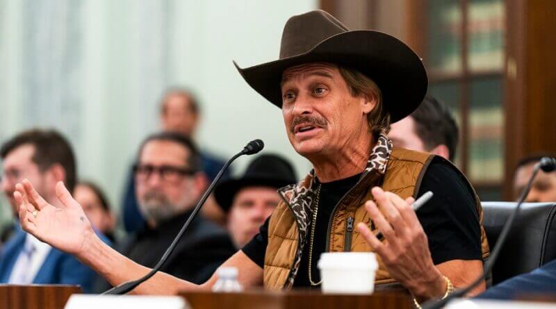 Kid Rock rides in Army helicopter with Defense Secretary Hegseth in D.C. Kid Rock joins Hegseth on Army helicopter ride after fly-by controversy