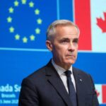 Mark Carney jokes about Trump after teleprompter glitch Carney takes jab at Trump after teleprompter goes down