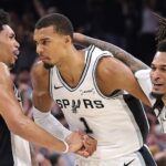 Wembanyama scores 33, Spurs beat Thunder 103-82 to even Western Conference finals Victor Wembanyama scores 33 as Spurs dominate Thunder in Game 4 to even Western Conference Finals