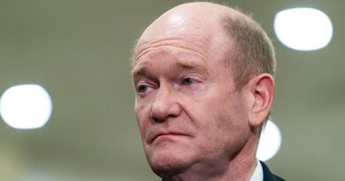 Sen. Chris Coons released from hospital after crash Coons released from hospital after car crash caused minor injuries