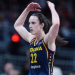 Clark scores 24 as Fever beat Mercury amid wild fourth-quarter skirmishes Caitlin Clark scores 24 to lead Indiana as DeWanna Bonner clashes with Fever stars in wild fourth qu