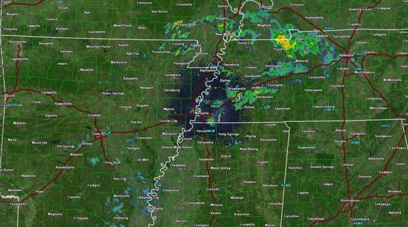 Heavy downpours, lightning reported in Mid-South; warm front to move north Photos from US National Weather Service Memphis Tennessee's post