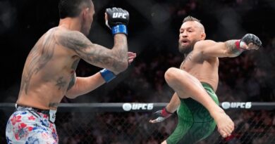 Conor McGregor’s UFC return cut short by apparent knee injury at UFC 329 Conor McGregor's long-awaited Octagon return cut short by apparent knee injury seconds into UFC 329