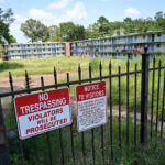 Entergy cuts power at Jackson apartment complex; city moves residents to cooling center and hotels Power is shut off at Jackson apartment complex, prompting city and community to step in