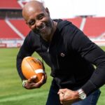 Jerry Rice charges into gallery after heckler at celebrity golf event, video shows Jerry Rice storms into gallery after heckler taunts NFL legend at celebrity golf tournament