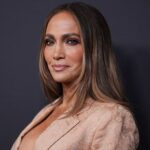 Jennifer Lopez says small domestic gestures are what she finds 'sexy' Jennifer Lopez reveals what makes a man 'sexy' to her