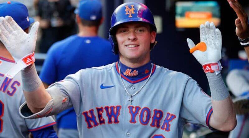 Royals commit three errors on one play, Mets take early 3-0 lead Royals implode with 3 errors as Mets' Carson Benge scores Little League home run to open game vs KC