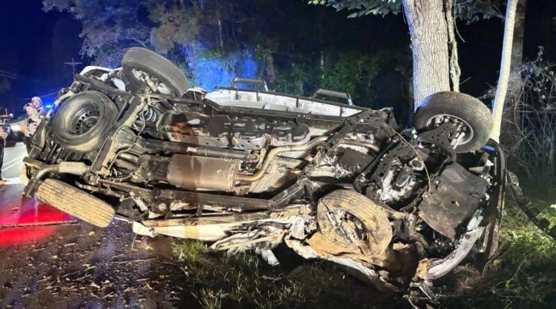 One killed, one injured in Natchez single-vehicle crash