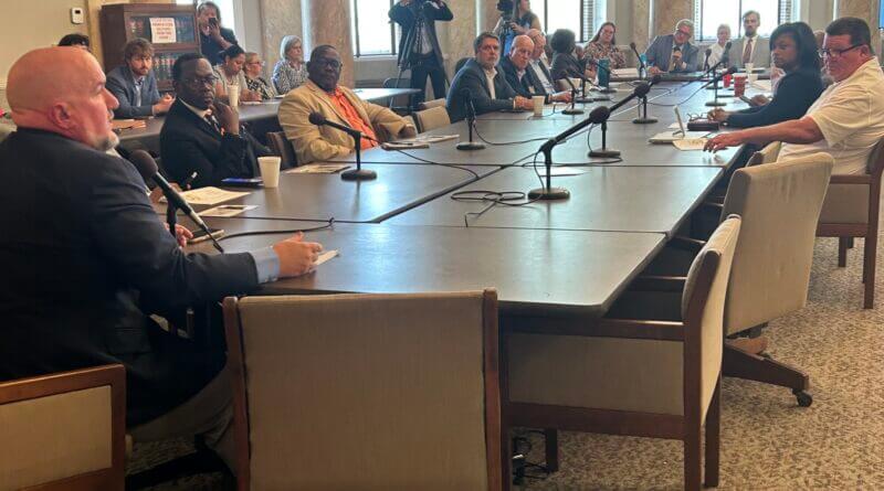 ‘One person, one vote:’ House redistricting committee gets primer