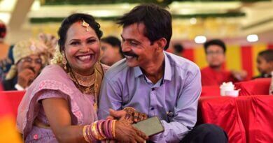 Woman accused in husband’s death says he fell; police cite autopsy Photo by Radhika Sharma on Pexels
