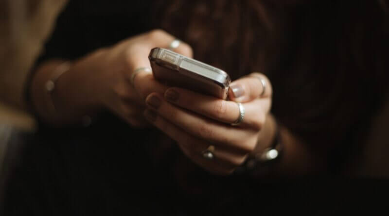 In rural Mississippi, crisis text services help fill mental healthcare gaps