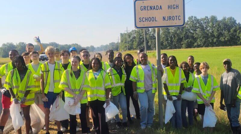 Grenada High NJROTC collects more than 20 bags of trash on U.S. 51 🗣️ We want to give a quick shoutout to the Grenada High School NJROTC (Naval Junior Reserve Officer